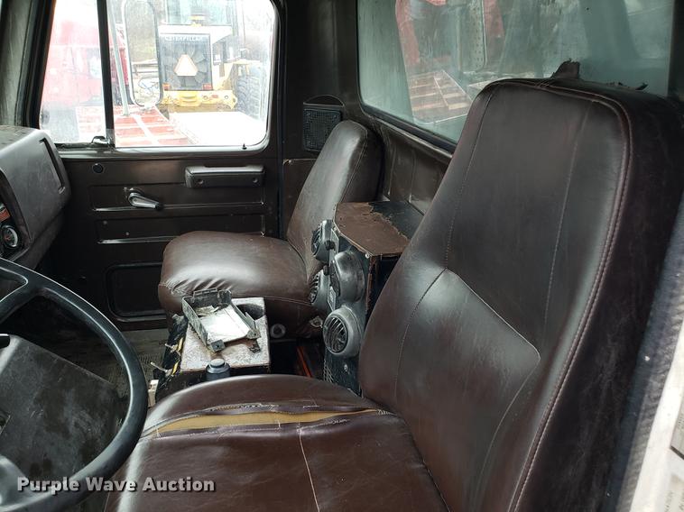 image for item DD4084 1989 International S1900 dump truck