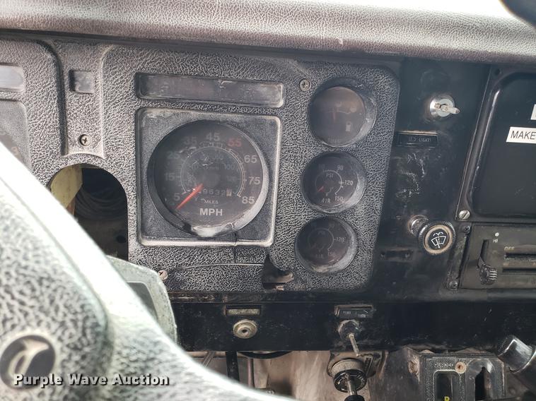 image for item DD4084 1989 International S1900 dump truck