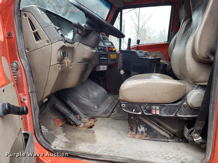 image for item DD4085 2001 Sterling L-Line dump truck