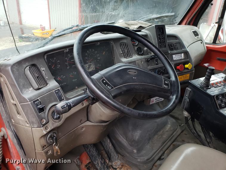 image for item DD4085 2001 Sterling L-Line dump truck