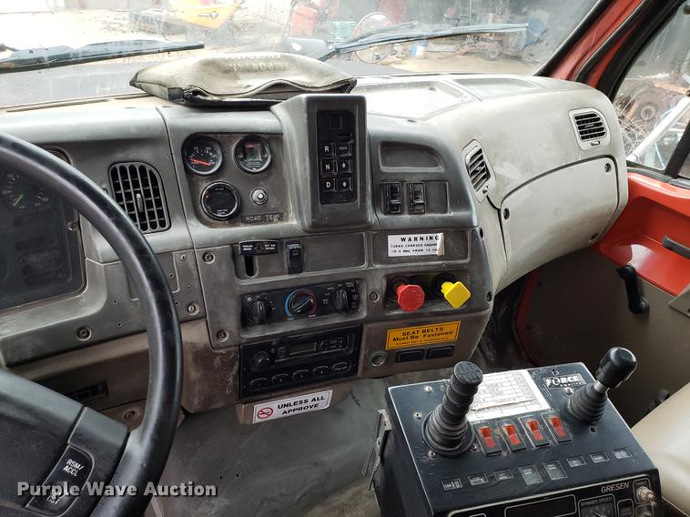 image for item DD4085 2001 Sterling L-Line dump truck