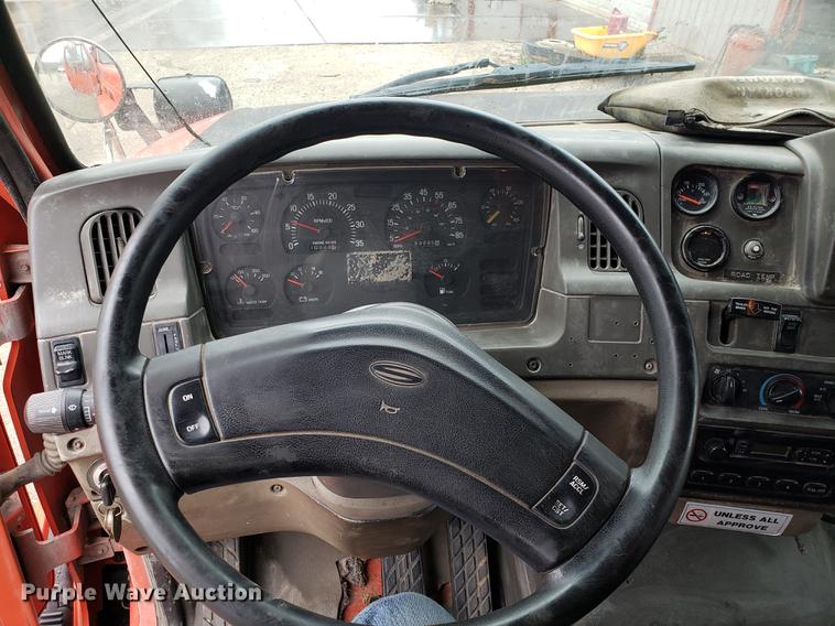 image for item DD4085 2001 Sterling L-Line dump truck