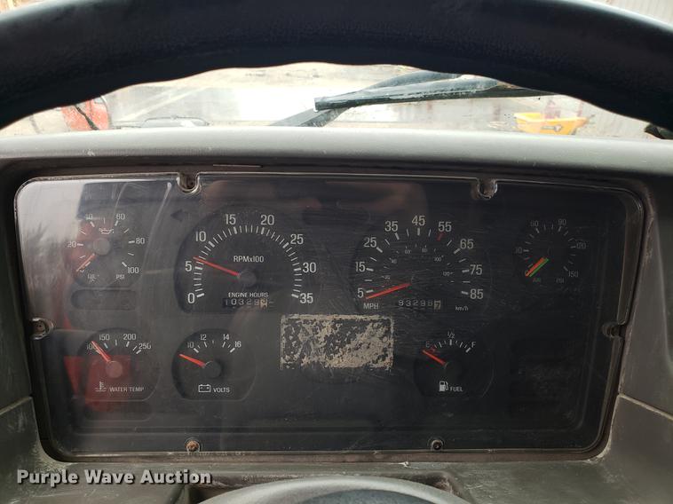 image for item DD4085 2001 Sterling L-Line dump truck