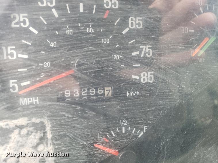 image for item DD4085 2001 Sterling L-Line dump truck