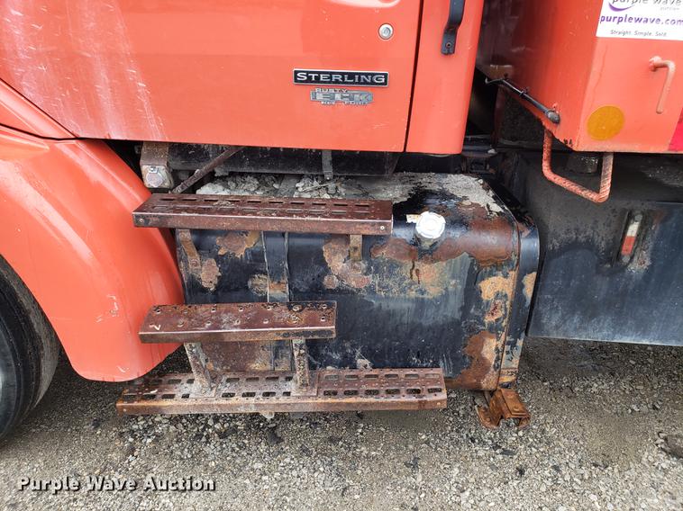 image for item DD4085 2001 Sterling L-Line dump truck