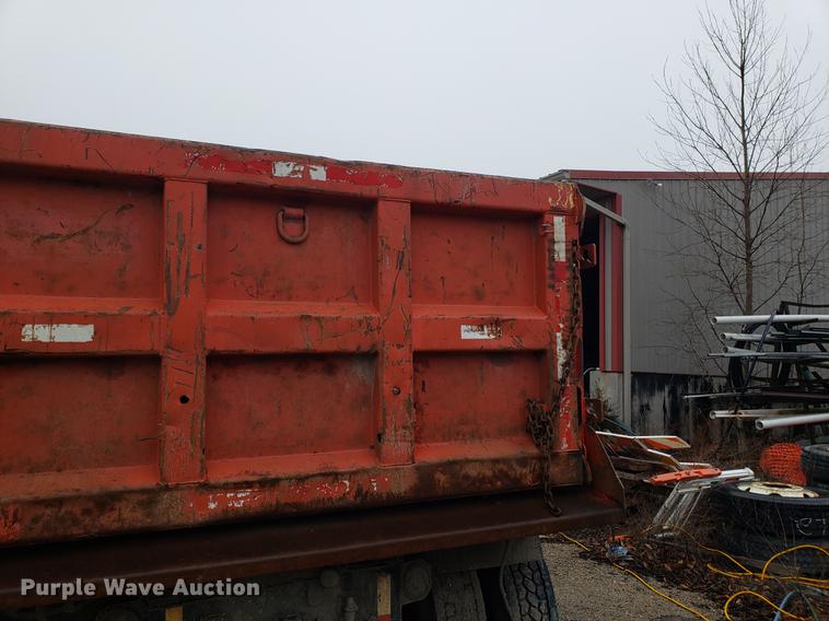 image for item DD4085 2001 Sterling L-Line dump truck