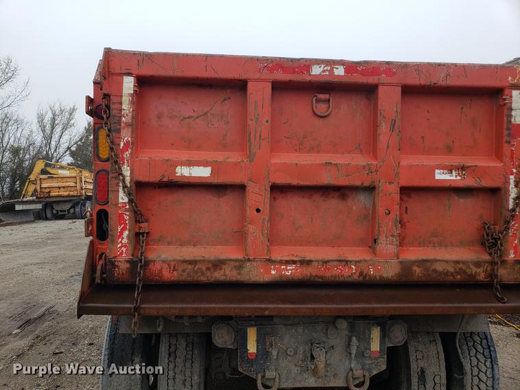 image for item DD4085 2001 Sterling L-Line dump truck