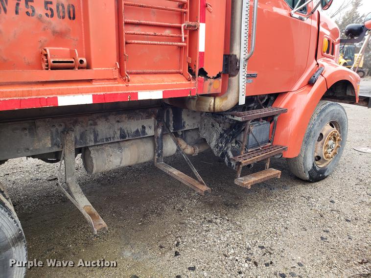 image for item DD4085 2001 Sterling L-Line dump truck
