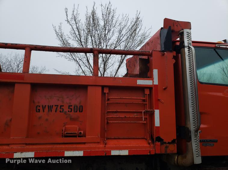 image for item DD4085 2001 Sterling L-Line dump truck