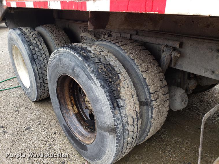 image for item DD4085 2001 Sterling L-Line dump truck