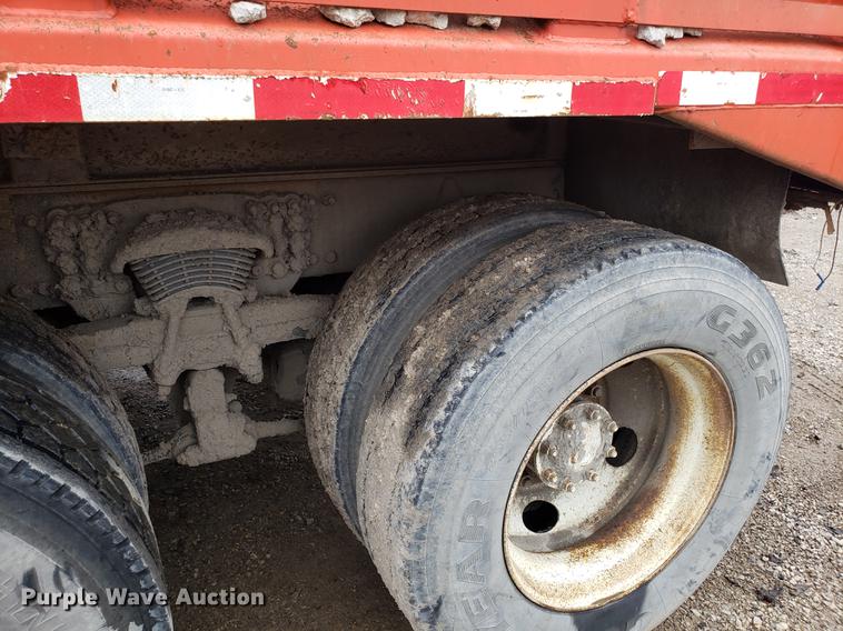 image for item DD4085 2001 Sterling L-Line dump truck