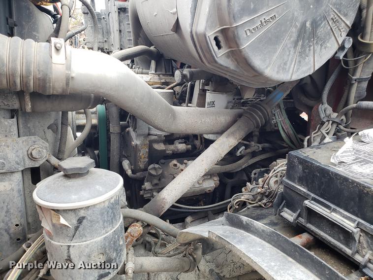 image for item DD4085 2001 Sterling L-Line dump truck