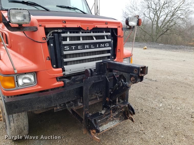 image for item DD4085 2001 Sterling L-Line dump truck