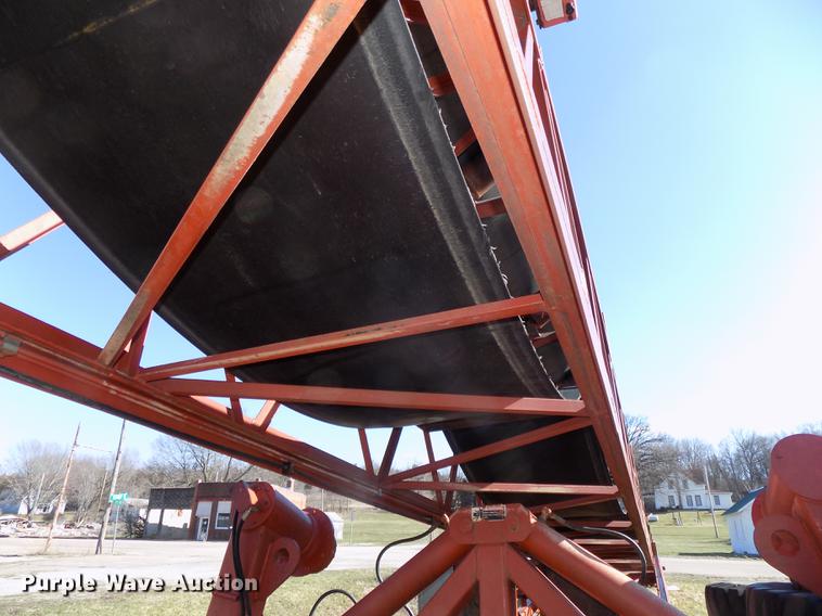 image for item DE7646 1998 Superior 36X95 PS95 power stacker conveyor