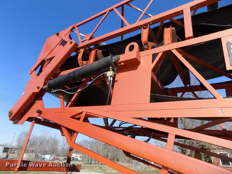 image for item DE7646 1998 Superior 36X95 PS95 power stacker conveyor