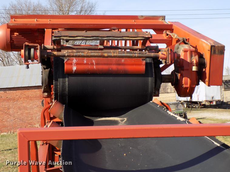 image for item DE7646 1998 Superior 36X95 PS95 power stacker conveyor