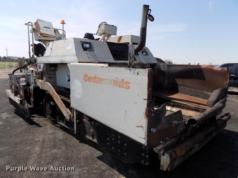 image for item DE7655 2000 Cedarapids CR361R paver