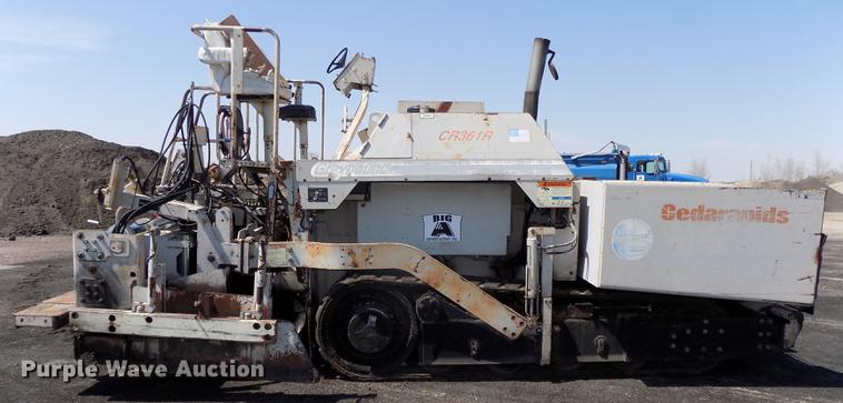 image for item DE7655 2000 Cedarapids CR361R paver