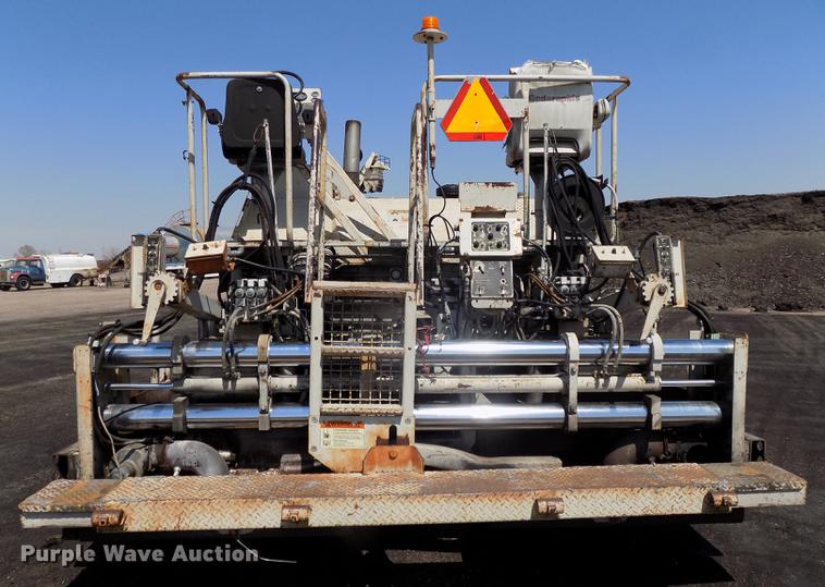 image for item DE7655 2000 Cedarapids CR361R paver