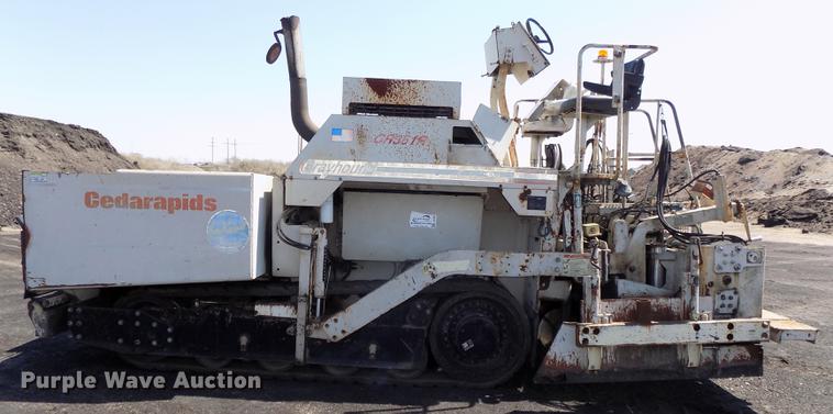 image for item DE7655 2000 Cedarapids CR361R paver