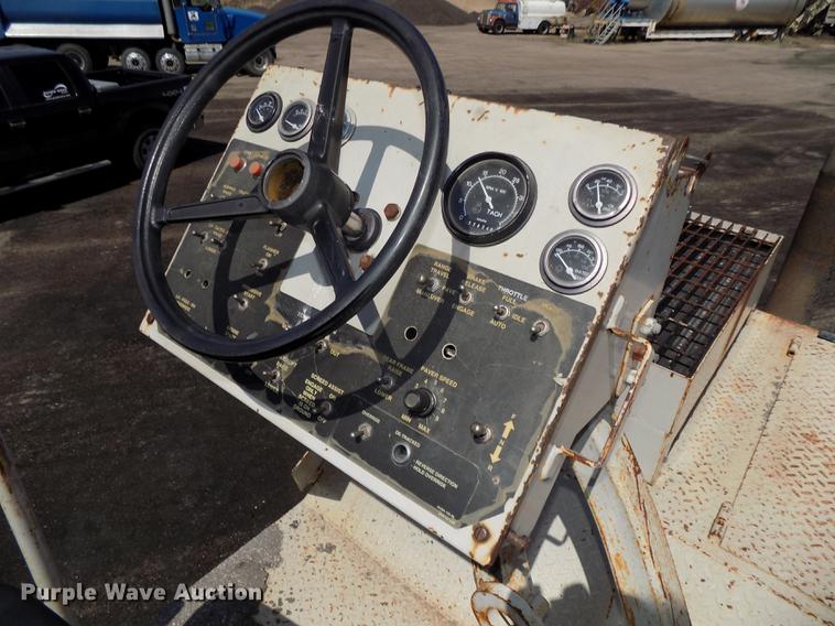 image for item DE7655 2000 Cedarapids CR361R paver