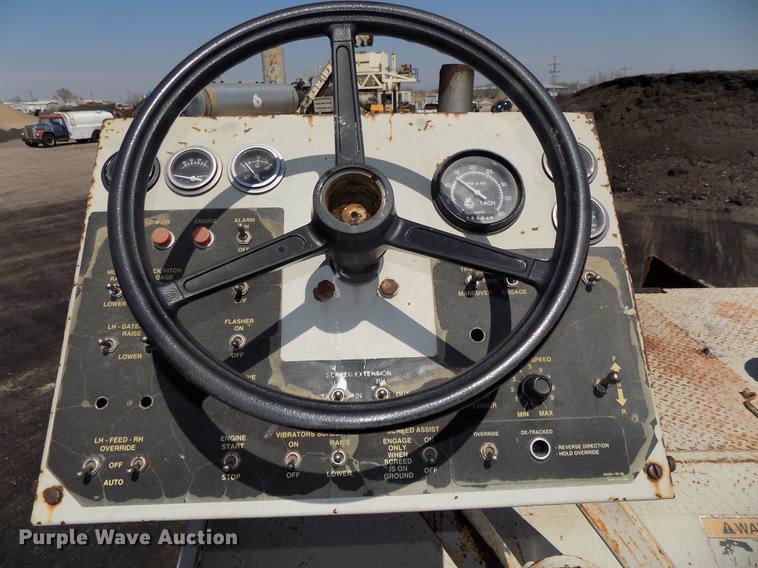 image for item DE7655 2000 Cedarapids CR361R paver