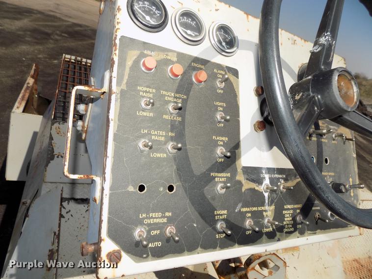 image for item DE7655 2000 Cedarapids CR361R paver