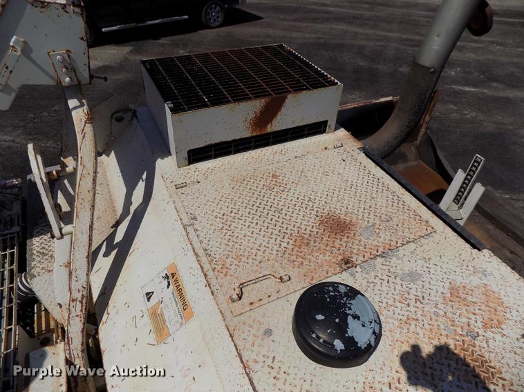 image for item DE7655 2000 Cedarapids CR361R paver