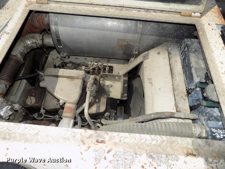 image for item DE7655 2000 Cedarapids CR361R paver