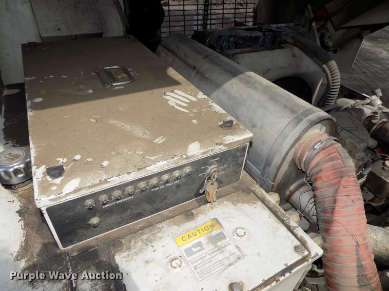 image for item DE7655 2000 Cedarapids CR361R paver