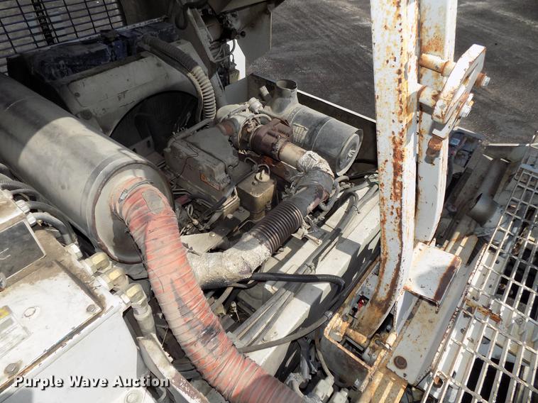 image for item DE7655 2000 Cedarapids CR361R paver