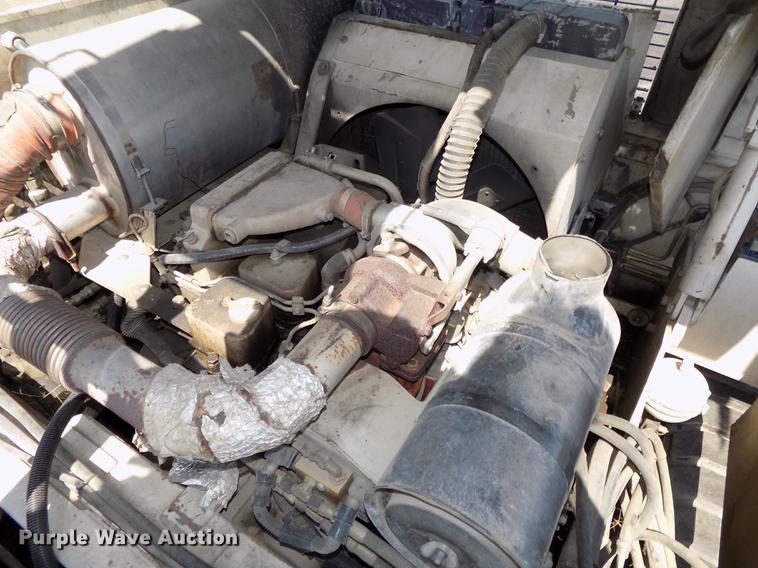 image for item DE7655 2000 Cedarapids CR361R paver