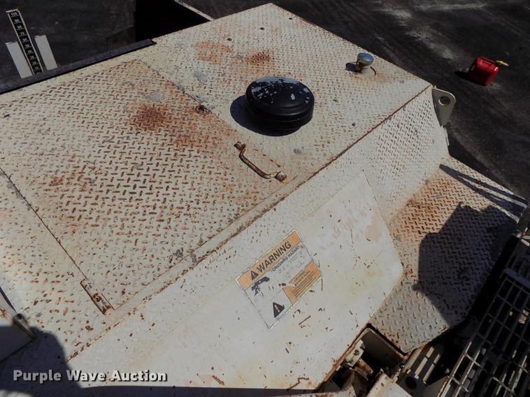 image for item DE7655 2000 Cedarapids CR361R paver