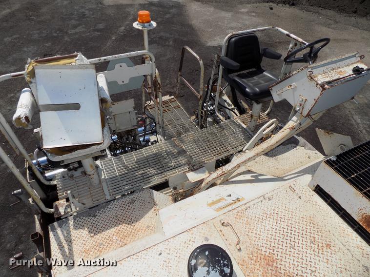 image for item DE7655 2000 Cedarapids CR361R paver