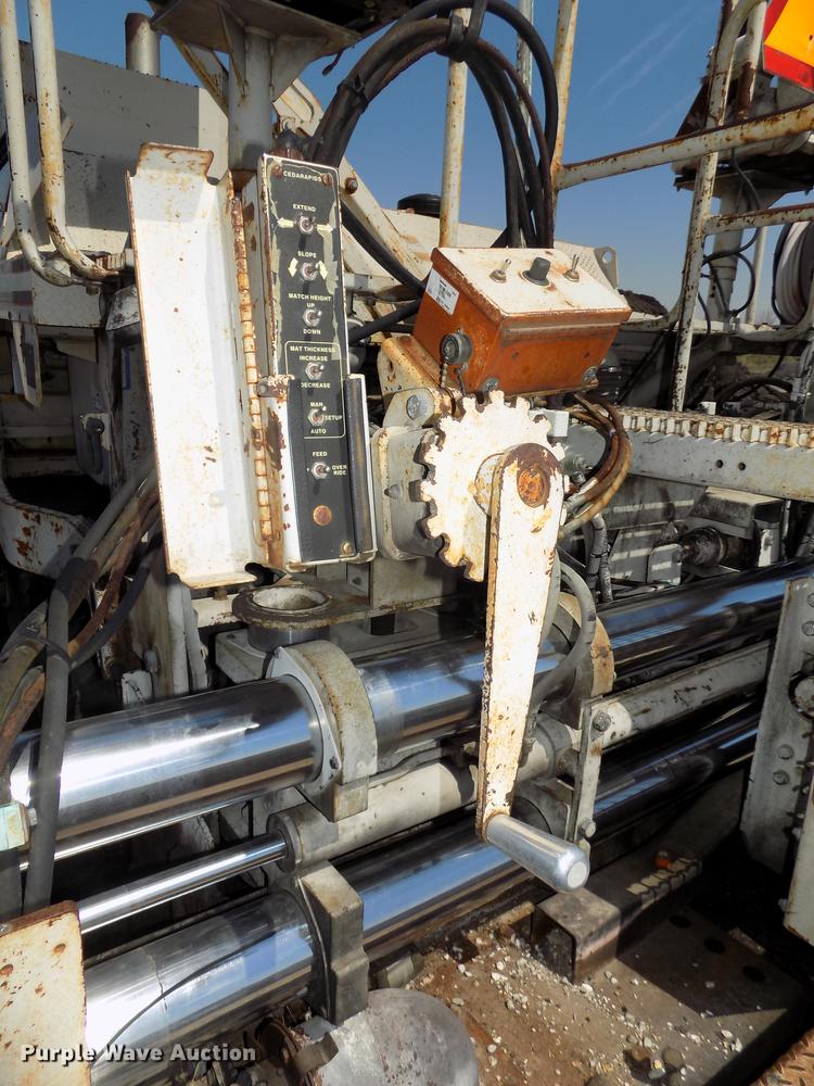 image for item DE7655 2000 Cedarapids CR361R paver