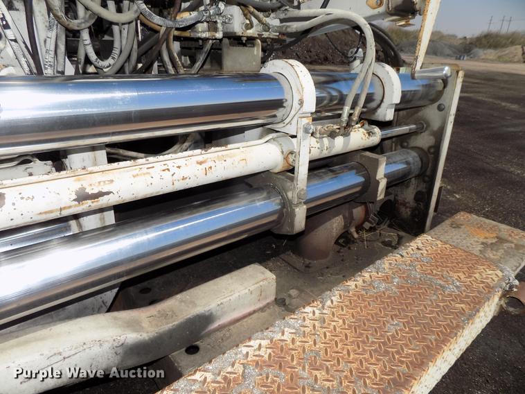 image for item DE7655 2000 Cedarapids CR361R paver