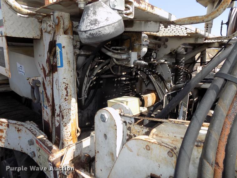 image for item DE7655 2000 Cedarapids CR361R paver