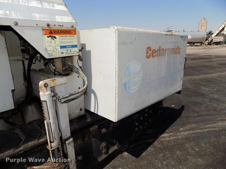 image for item DE7655 2000 Cedarapids CR361R paver