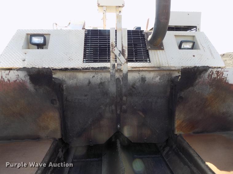 image for item DE7655 2000 Cedarapids CR361R paver