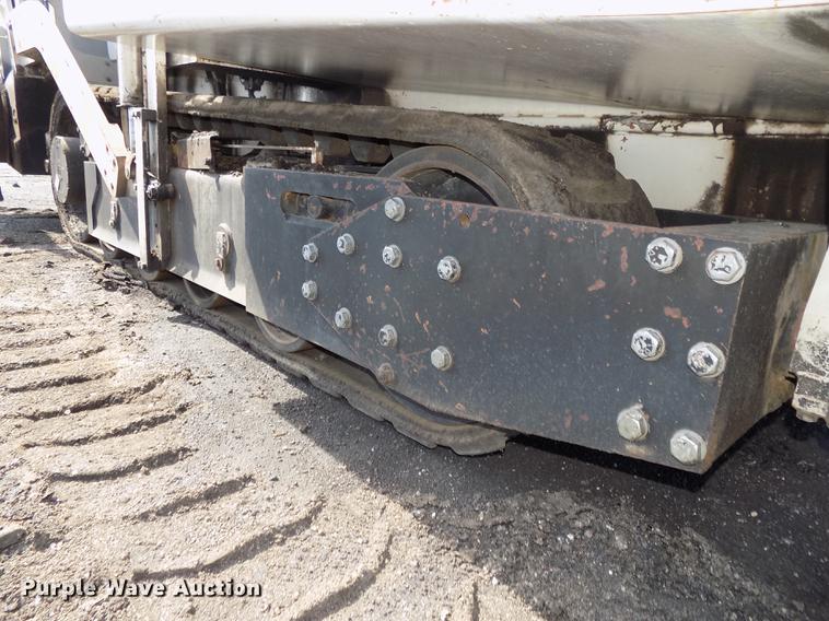 image for item DE7655 2000 Cedarapids CR361R paver