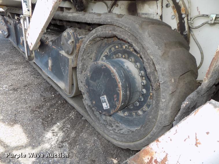 image for item DE7655 2000 Cedarapids CR361R paver