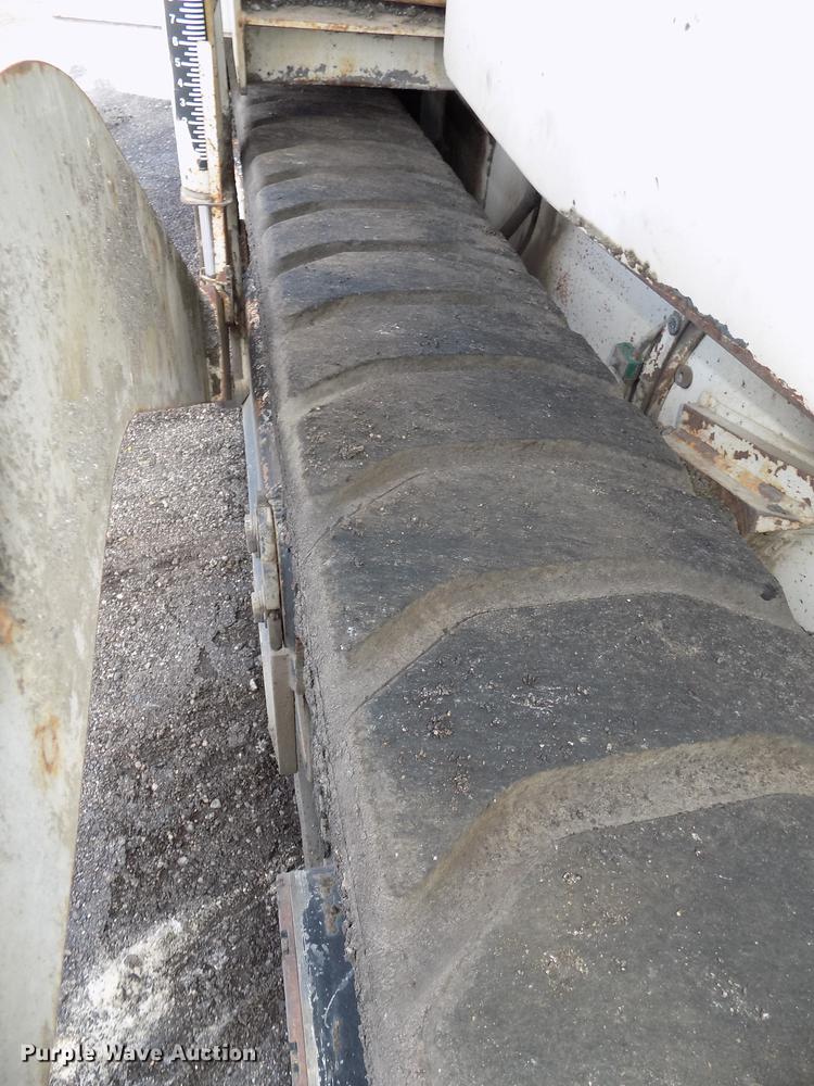 image for item DE7655 2000 Cedarapids CR361R paver