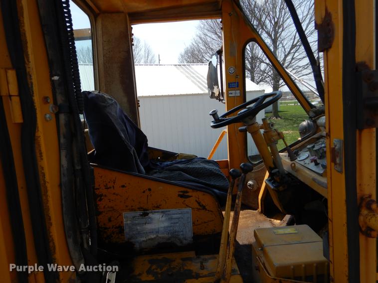 image for item DE8304 1978 Caterpillar 980B wheel loader