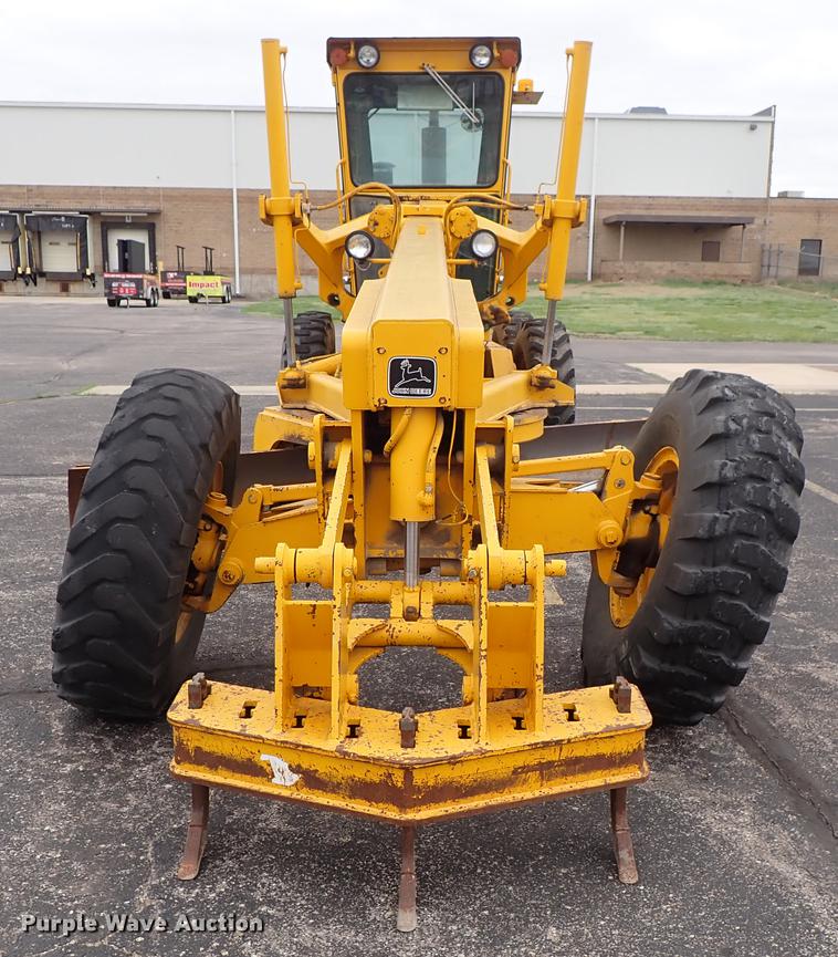 image for item DF1084 John Deere 770A motor grader