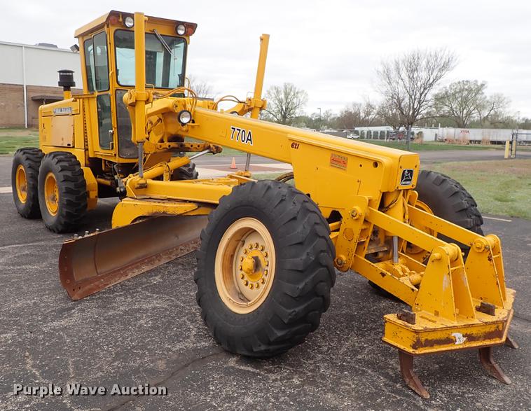 image for item DF1084 John Deere 770A motor grader