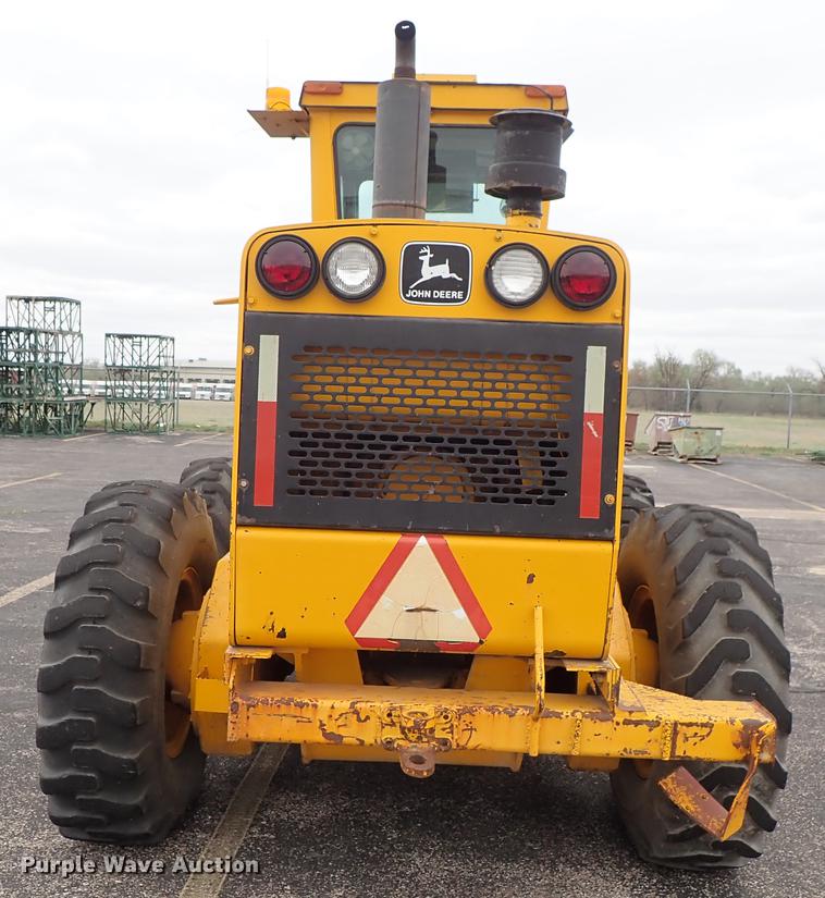 image for item DF1084 John Deere 770A motor grader