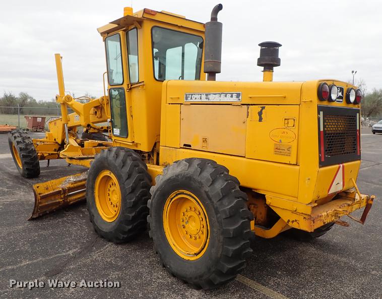 image for item DF1084 John Deere 770A motor grader