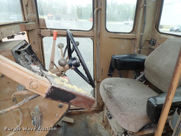 image for item DF1084 John Deere 770A motor grader