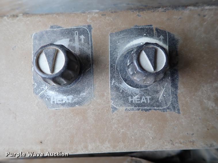 image for item DF1084 John Deere 770A motor grader