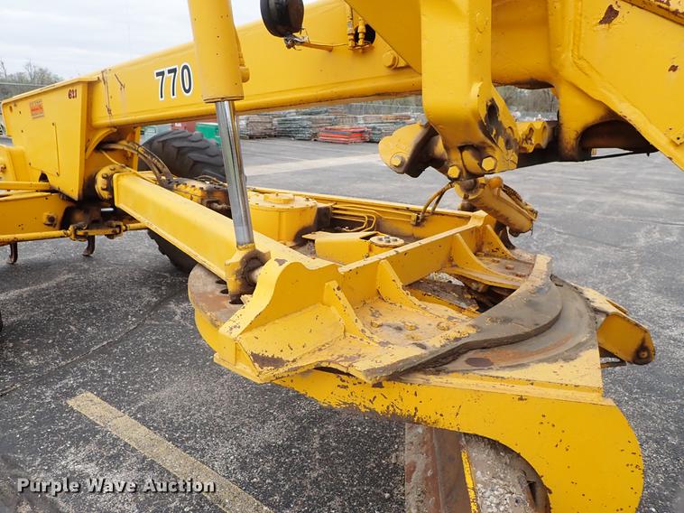 image for item DF1084 John Deere 770A motor grader